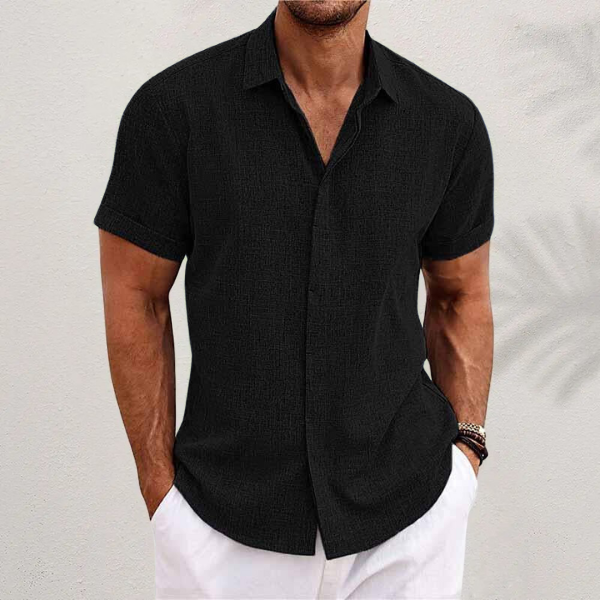 Men's Short Sleeve Casual Shirt with Spread Collar and Chest Pocket
