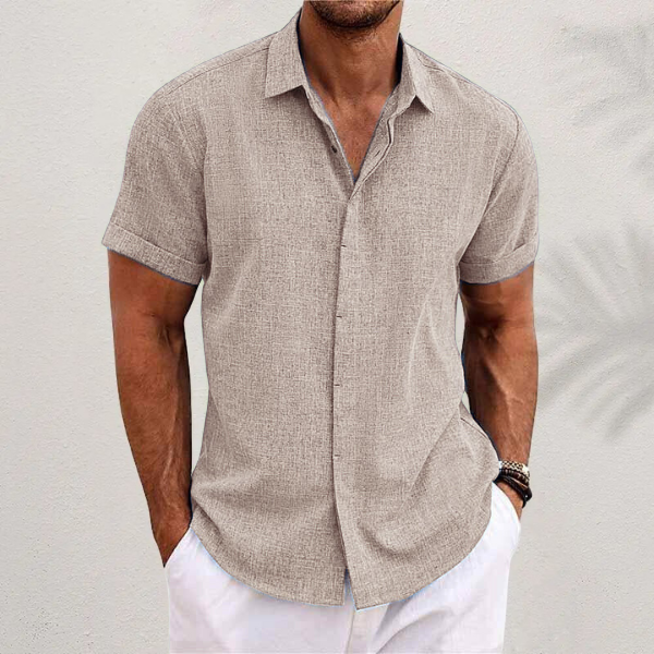 Men's Short Sleeve Casual Shirt with Spread Collar and Chest Pocket