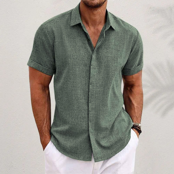 Men's Short Sleeve Casual Shirt with Spread Collar and Chest Pocket