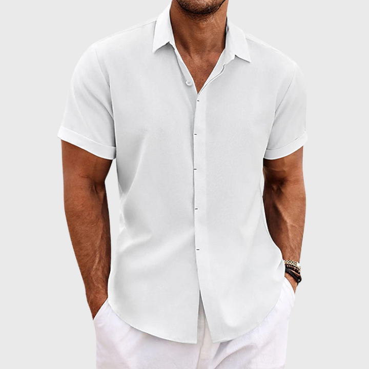 Men's Short Sleeve Casual Shirt with Spread Collar and Chest Pocket